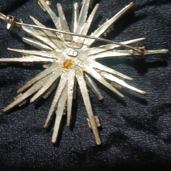 Avon Gold and Silver Starburst Pin Brooch - Picture 3 of 4